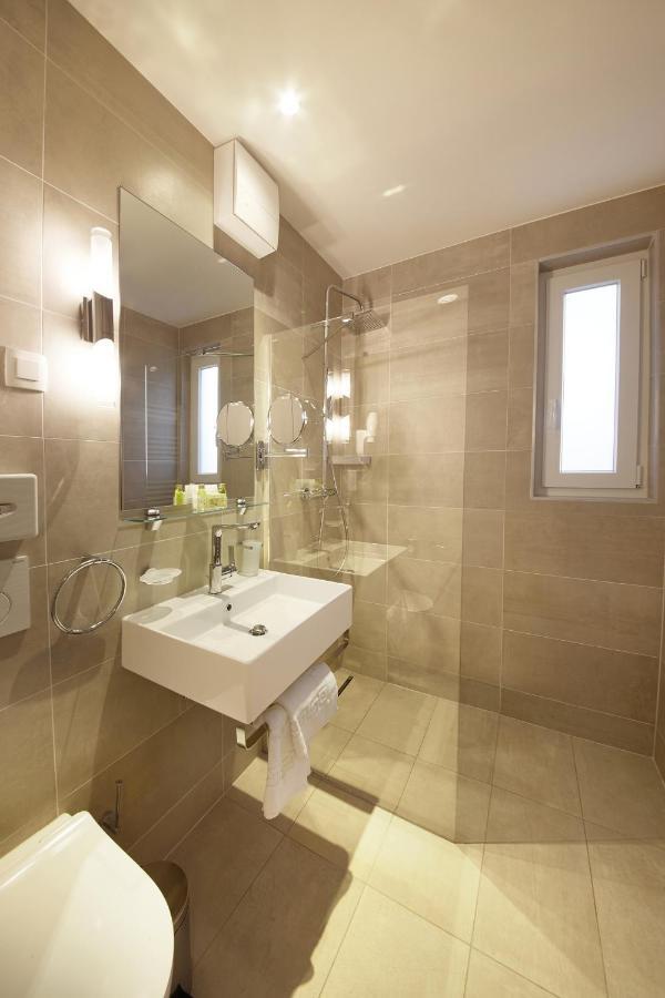 Olive Family Suites - Hotel & Resort Adria Ancarano Esterno foto