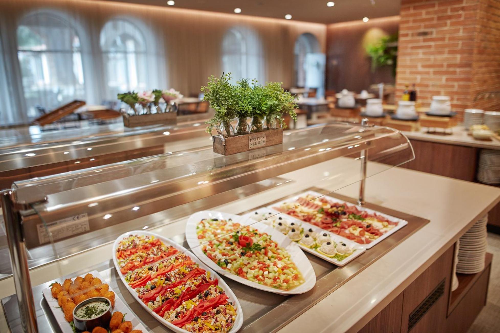 Olive Family Suites - Hotel & Resort Adria Ancarano Esterno foto